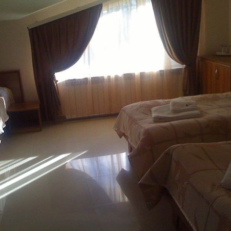 Family Hotel Yola Csepelare Kültér fotó