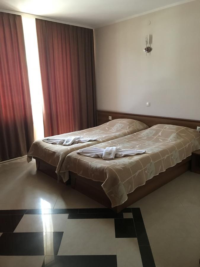 Family Hotel Yola Csepelare Kültér fotó